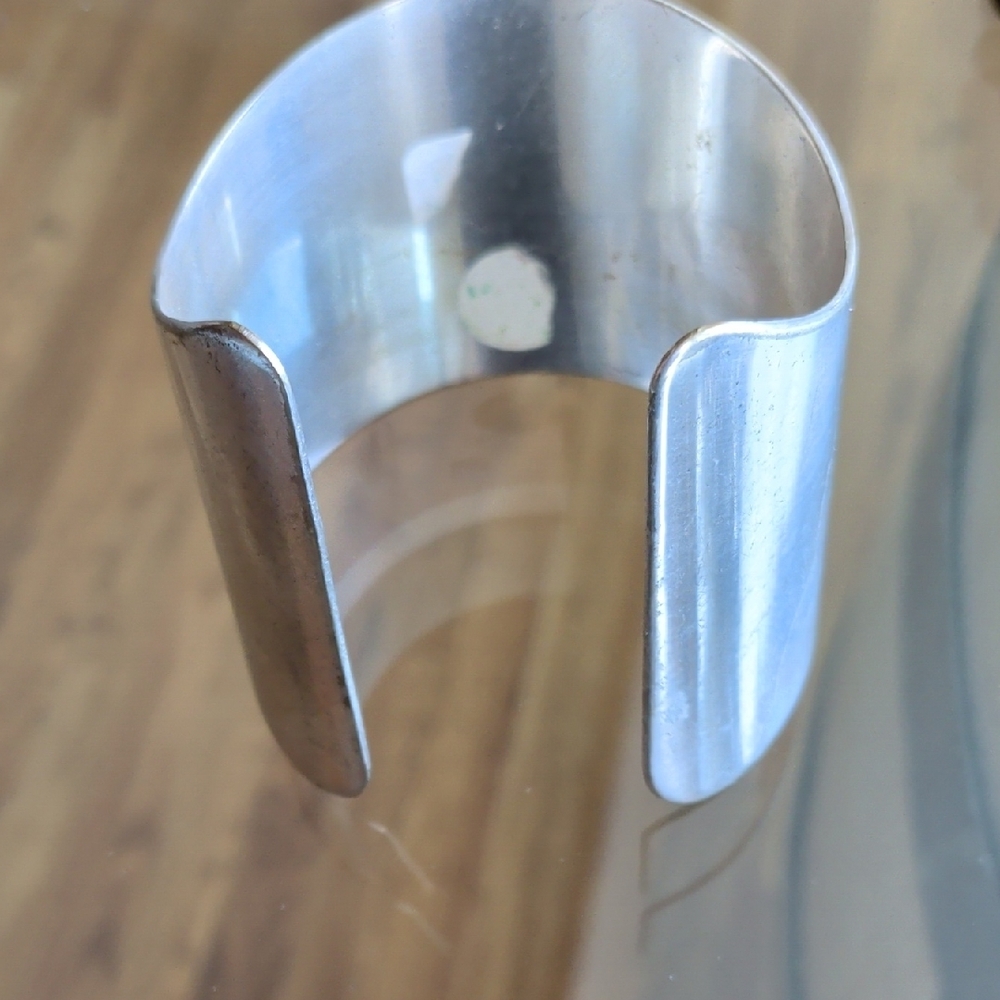 Chic Wide Silver Cuff Bracelet - Picture 3 of 3